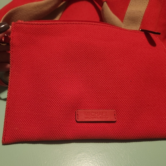 Authentic Michael Kors Handbag - Picture 7 of 9